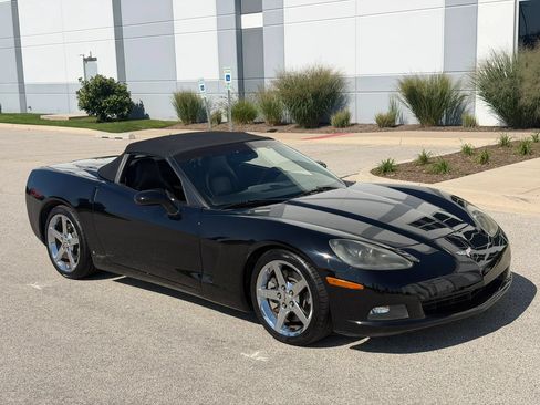 Used 2007 Chevrolet Corvette Convertible w/ Preferred Equipment Group RWD image 3