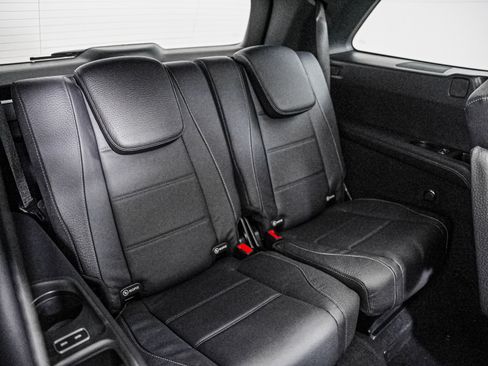 New 2026 Mercedes-Benz GLS 580 4MATIC image 14