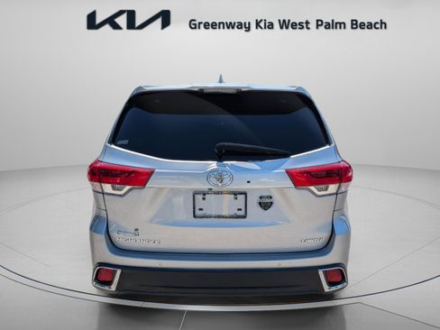 Used 2017 Toyota Highlander Limited image 7
