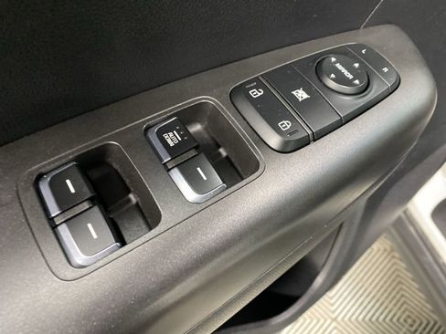 Used 2018 Kia Sportage LX w/ LX Popular Package image 17