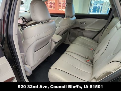 Used 2011 Toyota Venza AWD image 12