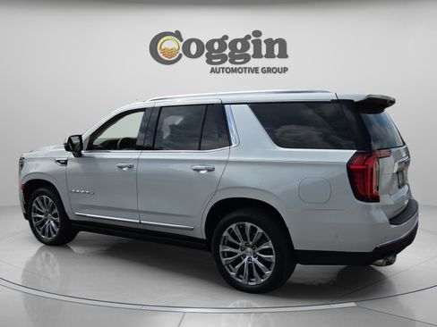 Used 2024 GMC Yukon Denali w/ Denali Reserve Package AWD/4WD image 3