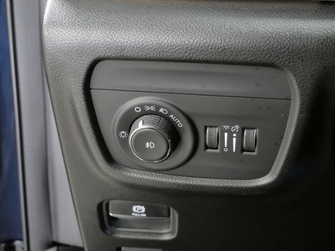 Used 2023 Jeep Grand Cherokee Limited w/ Luxury Tech Group II image 26