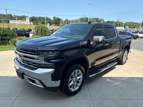 Used 2019 Chevrolet Silverado 1500 LTZ w/ LTZ Plus Package AWD/4WD image 3
