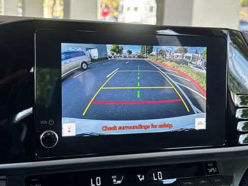 Used 2025 Toyota Camry SE FWD image 20