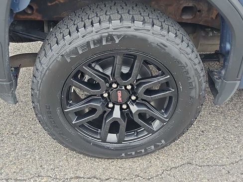 Used 2024 GMC Sierra 1500 Pro w/ Graphite Edition AWD/4WD image 9