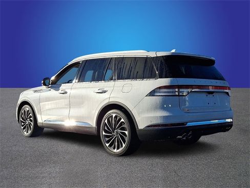 Used 2022 Lincoln Aviator Reserve w/ Equipment Group 201A image 6