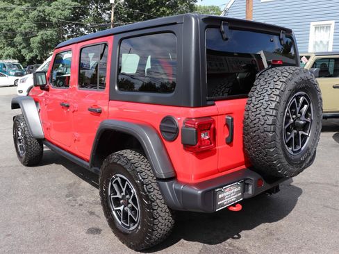 Used 2026 Jeep Wrangler Unlimited Rubicon AWD/4WD image 3