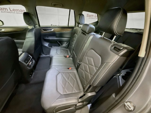 Used 2025 Volkswagen Atlas SE AWD/4WD image 23