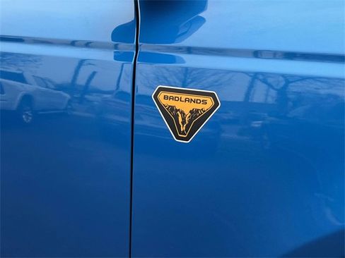 Used 2024 Ford Bronco Badlands image 8