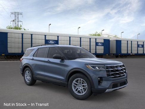 New 2026 Ford Explorer Active RWD image 7