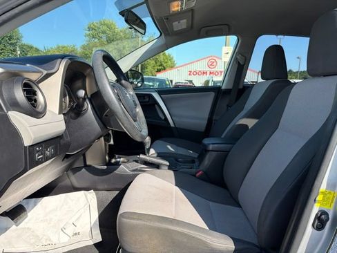 Used 2015 Toyota RAV4 LE FWD image 13