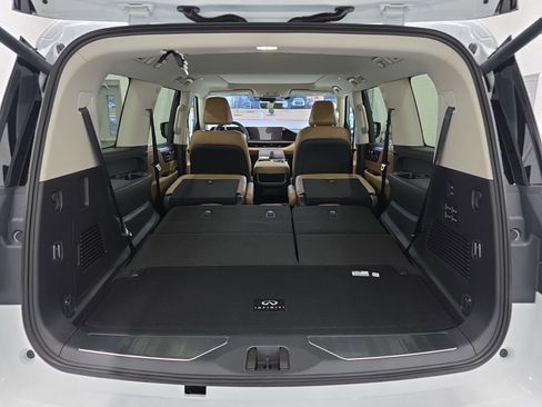 New 2026 INFINITI QX80 Luxe w/ Cargo Package AWD/4WD image 18