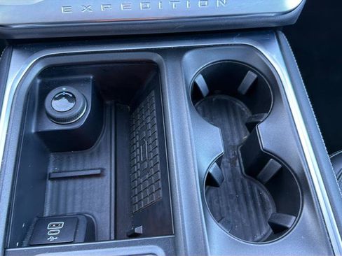 Used 2025 Ford Expedition Platinum AWD/4WD image 29