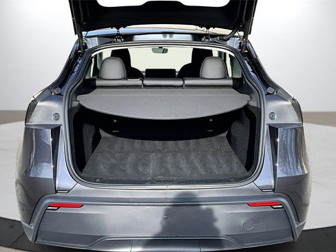 Used 2026 Tesla Model Y AWD image 25