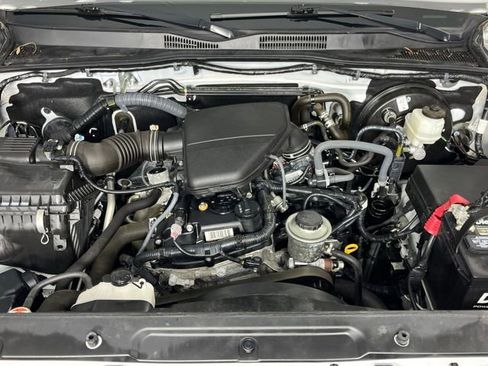 Used 2022 Toyota Tacoma SR AWD/4WD image 9