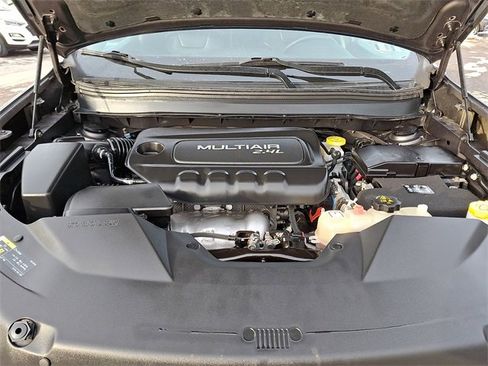 Used 2019 Jeep Cherokee Latitude Plus w/ Cold Weather Group image 26