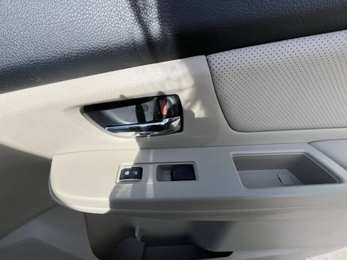 Used 2012 Subaru Impreza 2.0i Limited image 16