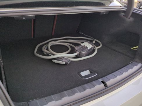 Certified 2023 BMW 330e w/ Premium Package RWD image 32