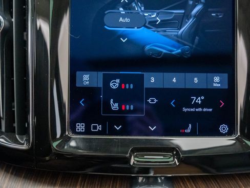 Used 2022 Volvo XC60 B5 Momentum w/ Advanced Package image 25