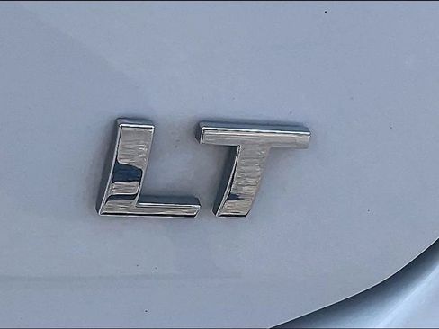 Used 2021 Chevrolet Equinox LT w/ Driver Convenience Package FWD image 24