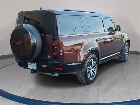 Used 2023 Land Rover Defender 130 X-Dynamic SE image 5