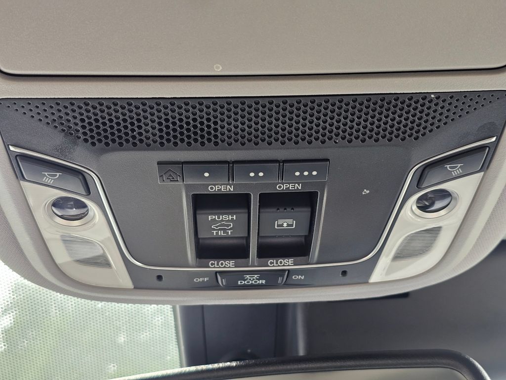 Used 2016 Honda Pilot Elite image 19