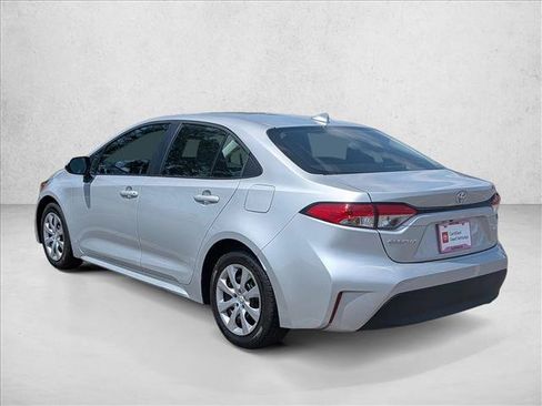 Used 2025 Toyota Corolla LE FWD image 7