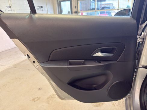 Used 2015 Chevrolet Cruze LT FWD image 29