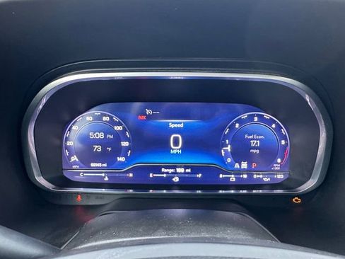 Used 2023 Chevrolet Suburban LT w/ Luxury Package image 12