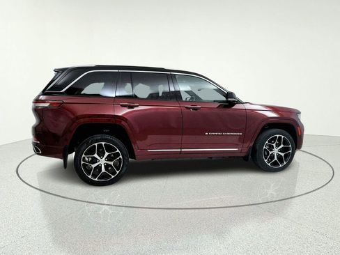 Used 2022 Jeep Grand Cherokee Summit AWD/4WD image 8