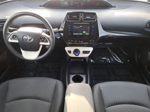 Used 2017 Toyota Prius Two image 13
