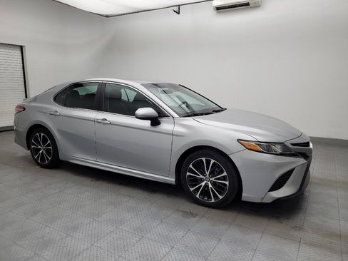 Used 2018 Toyota Camry SE image 11