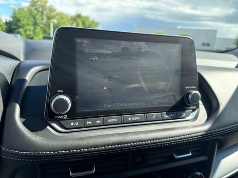 Certified 2026 Nissan Rogue SV AWD/4WD image 32