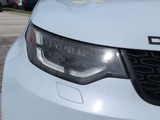 Used 2020 Land Rover Discovery Landmark AWD/4WD image 10