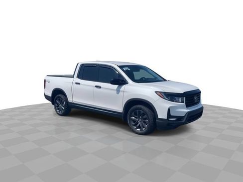 Used 2023 Honda Ridgeline Sport image 2
