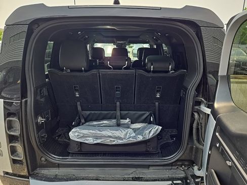 Certified 2024 Land Rover Defender 130 X AWD/4WD image 18