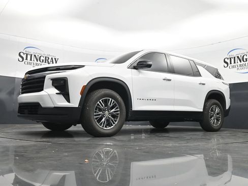 Certified 2024 Chevrolet Traverse LS FWD image 28