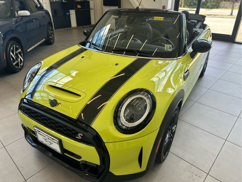 Certified 2024 MINI Cooper S w/ Signature Upholstery Package FWD image 12