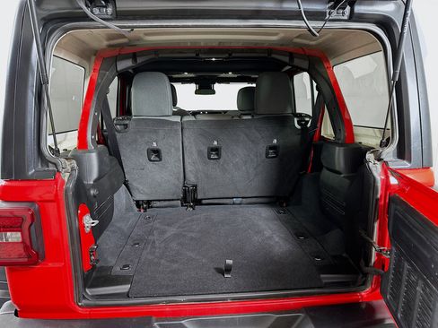 Used 2025 Jeep Wrangler Unlimited Rubicon image 23