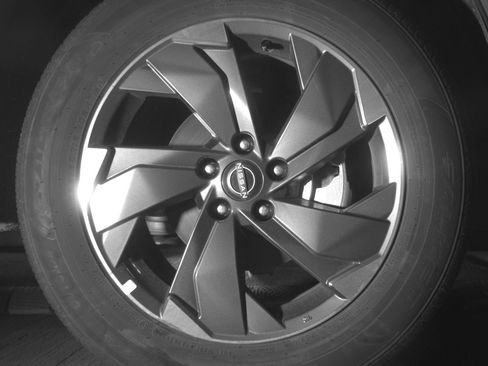 Used 2025 Nissan Rogue SV image 13