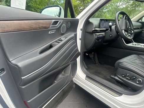Certified 2026 Genesis GV80 3.5T Prestige AWD/4WD image 6