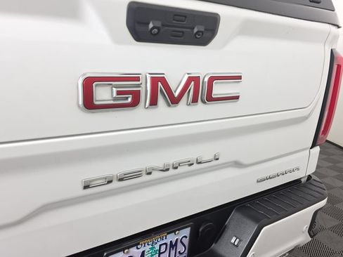 Used 2023 GMC Sierra 1500 Denali w/ Technology Package AWD/4WD image 11