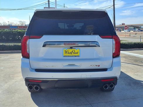 Used 2022 GMC Yukon AT4 image 5