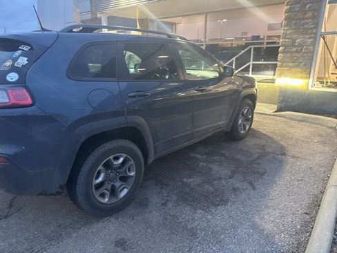 Used 2019 Jeep Cherokee Trailhawk w/ Cold Weather Group image 4
