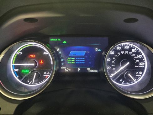 Used 2018 Toyota Camry XLE image 23