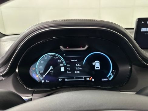 Used 2023 Genesis GV70 2.5T w/ Sport Prestige Package image 17