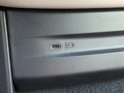 New 2025 Volvo EX90 Plus image 24