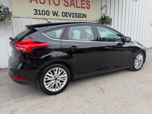 Used 2017 Ford Focus Titanium w/ Titanium Technology Package FWD image 3