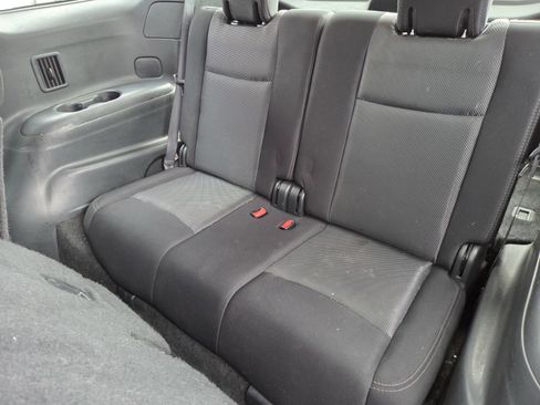 Used 2018 Nissan Pathfinder SV image 11